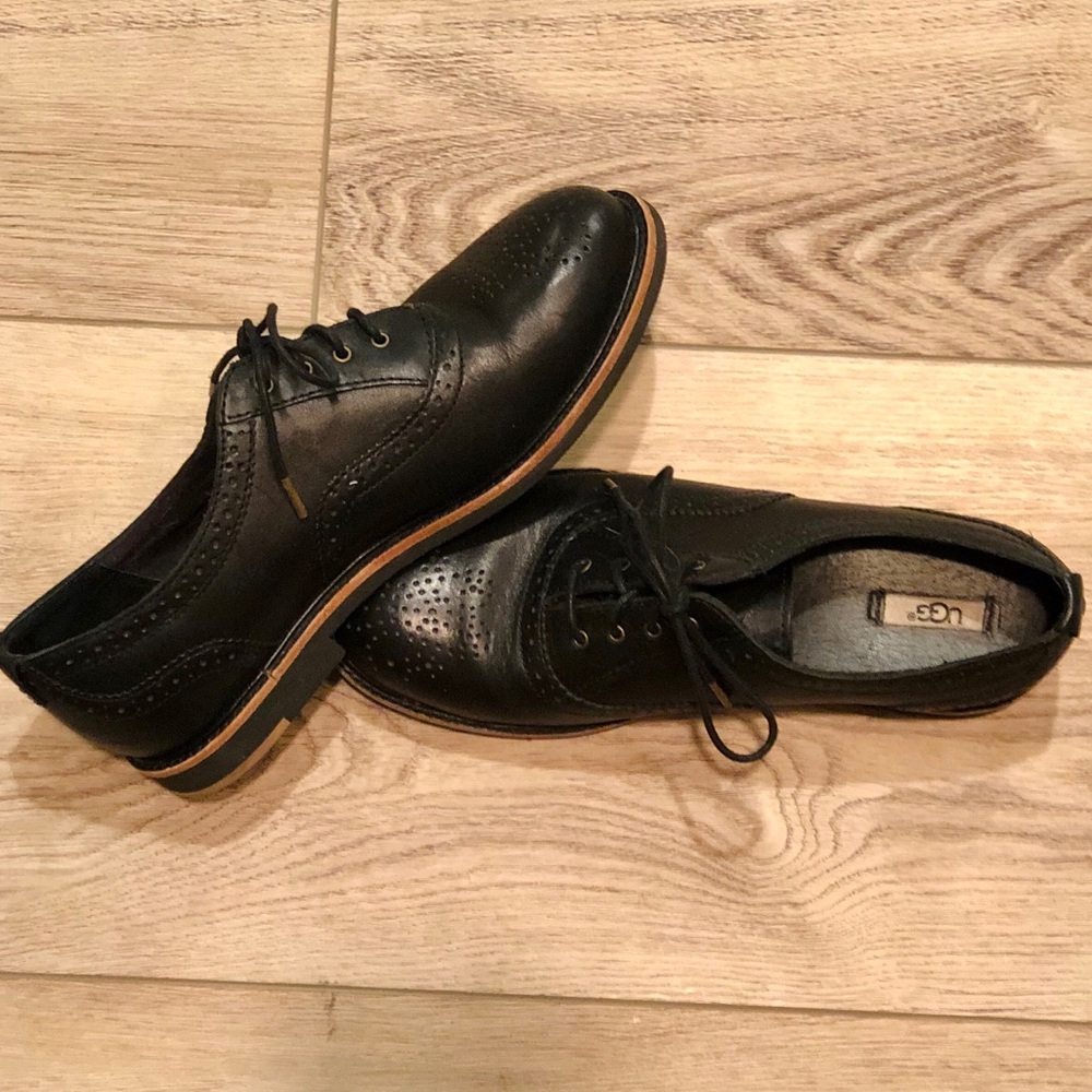 UGG Caelyn Broque Toe Oxford